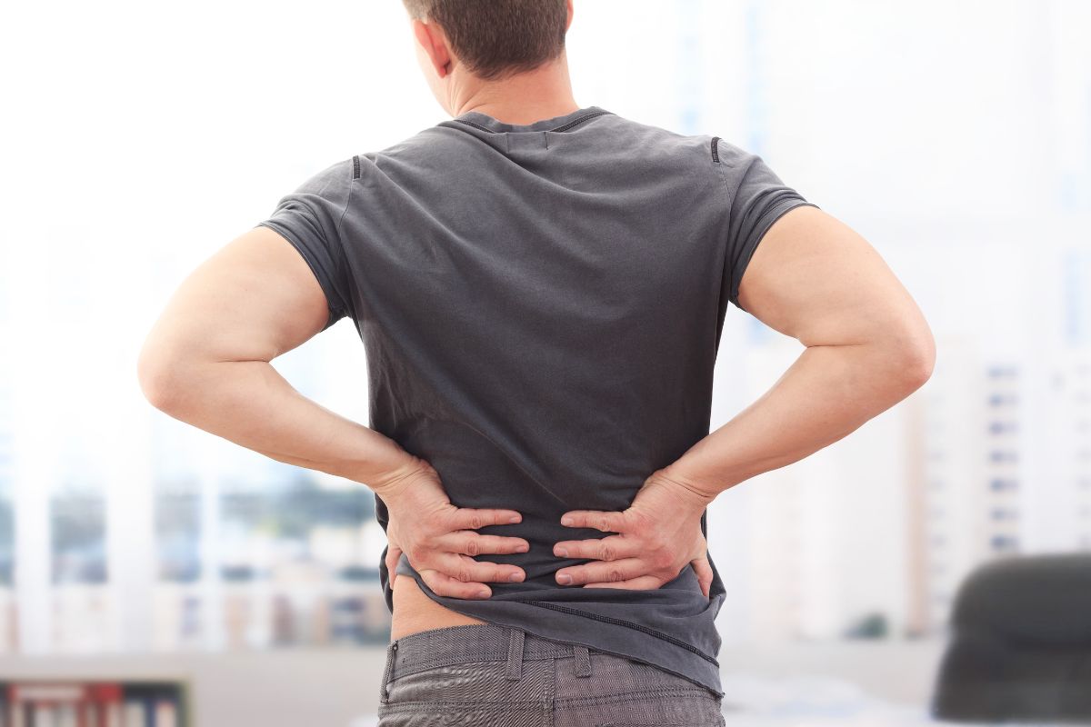 Cómo quitar contracturas de espalda consejos de un fisioterapeuta experto - Clínica Arias